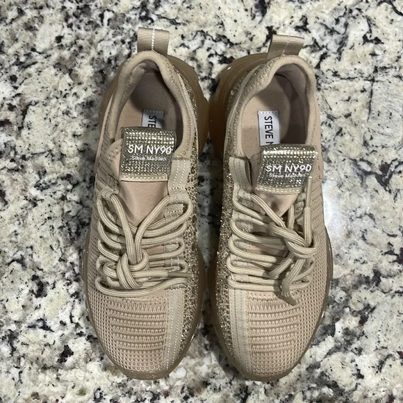 Steve Madden Maxima Sneakers Gold + Rhinestones Brand New Size 6M - Picture 3 of 7